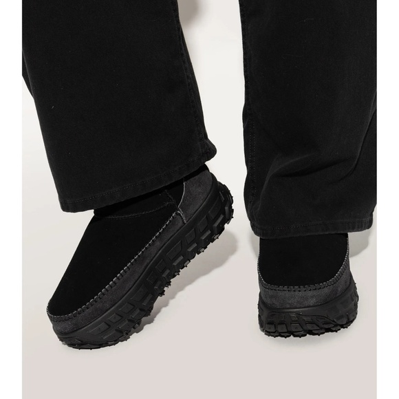 NWOB $190 Original UGG Venture Daze Ultra Mini Boots Size 8 Black Leather Suede - Picture 12 of 12